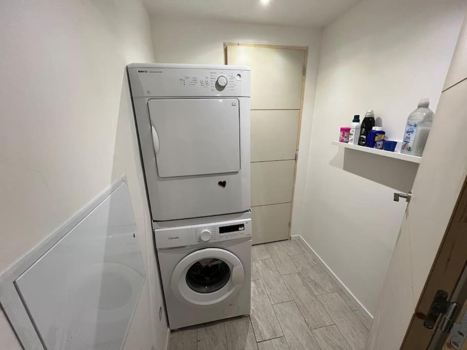 L'Escale Apartamento Meyreuil Exterior foto