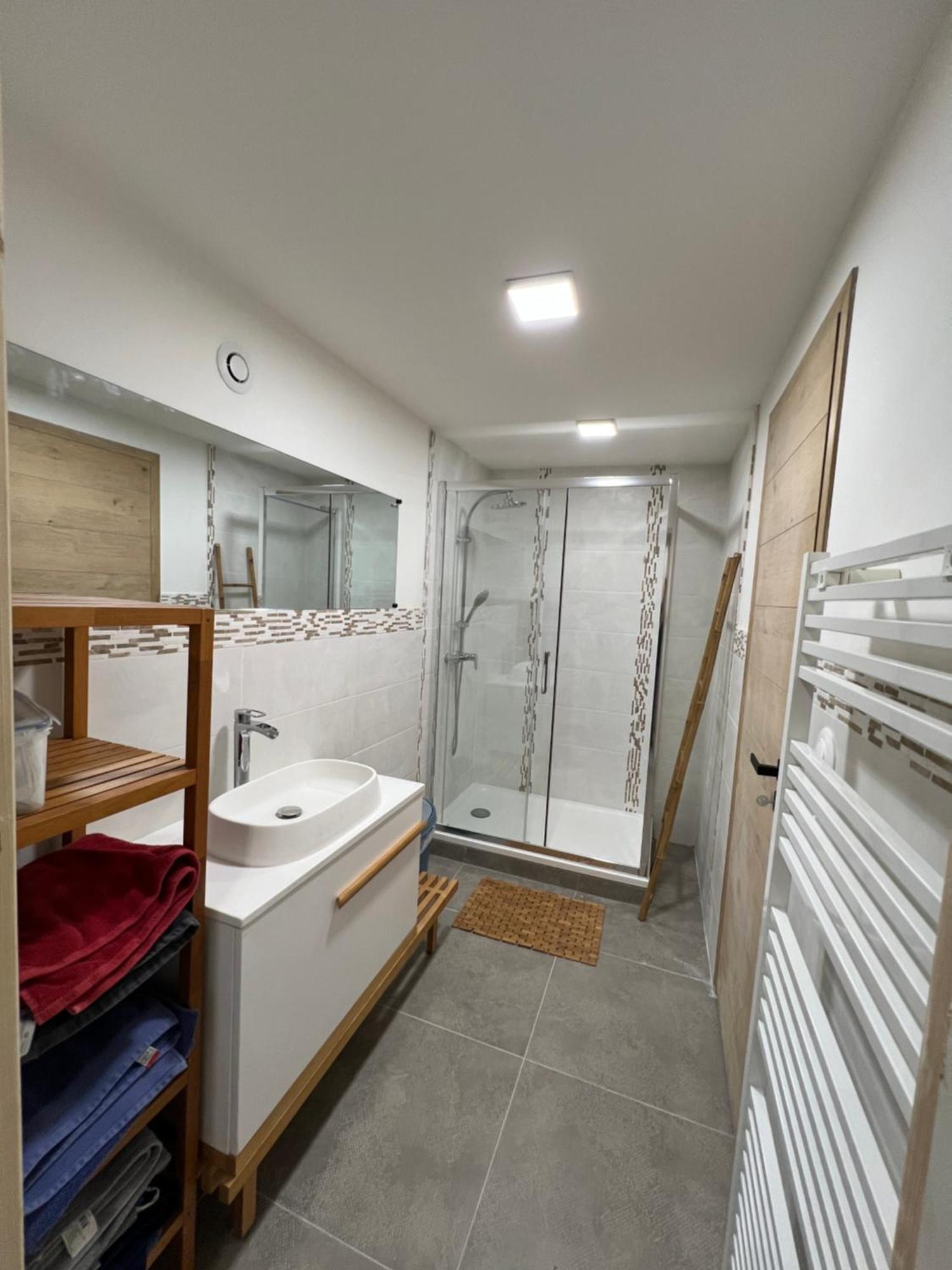 L'Escale Apartamento Meyreuil Exterior foto