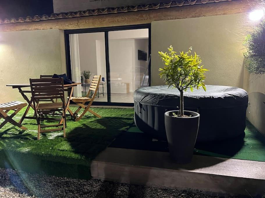 L'Escale Apartamento Meyreuil Exterior foto