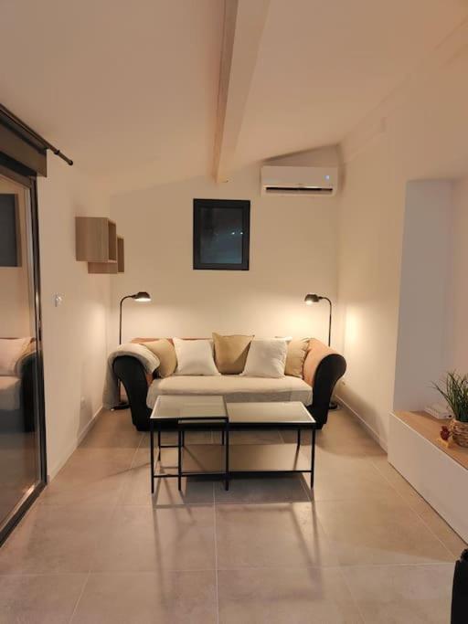 L'Escale Apartamento Meyreuil Exterior foto